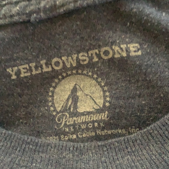 Yellowstone Dutton ranch paramount pictures tee shirt size large - Picture 5 of 5